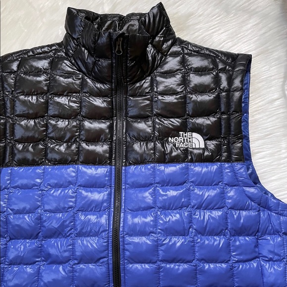 The North Face Men’s ThermoBall Eco Vest - Picture 4 of 10